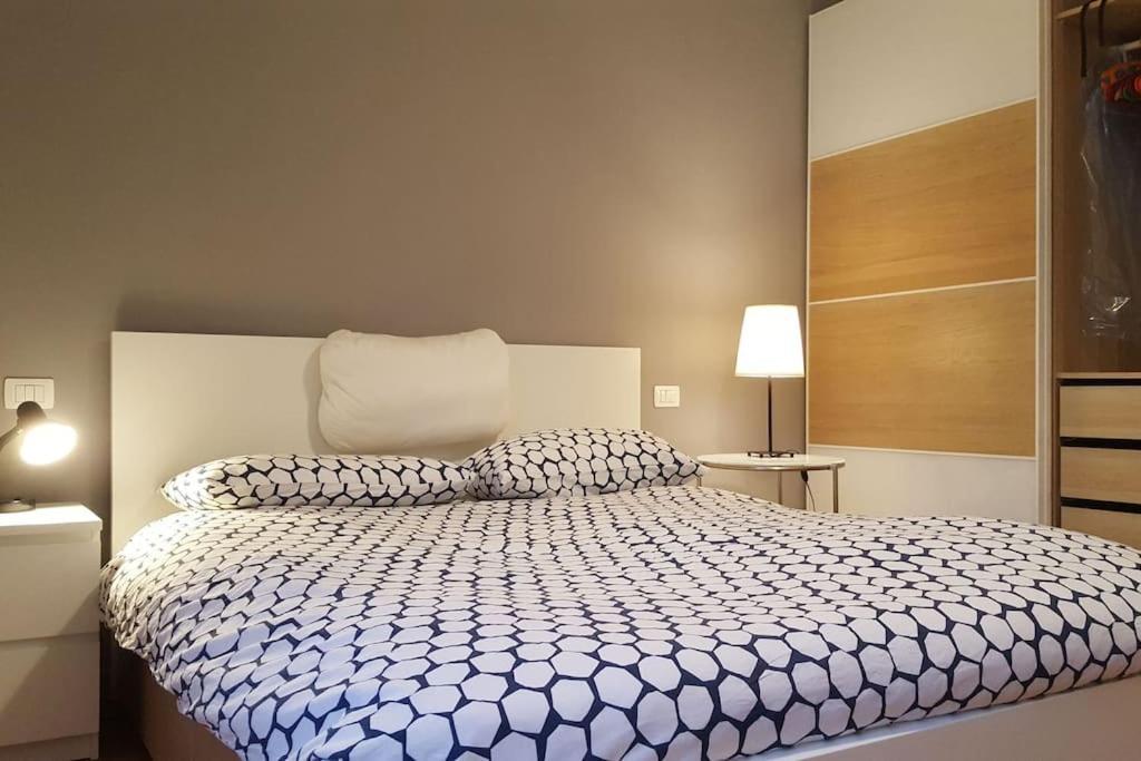 מילאנו Modern Bright And Central Apartment מראה חיצוני תמונה